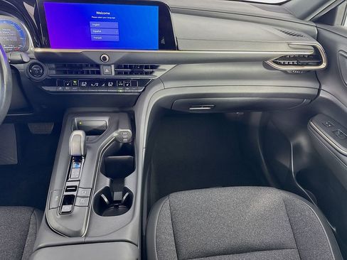 Used 2023 Toyota Crown XLE image 24