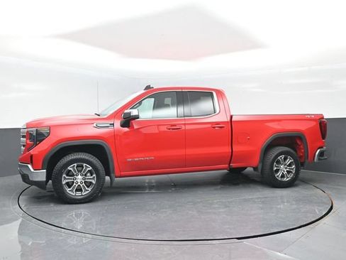 Used 2023 GMC Sierra 1500 SLE AWD/4WD image 4