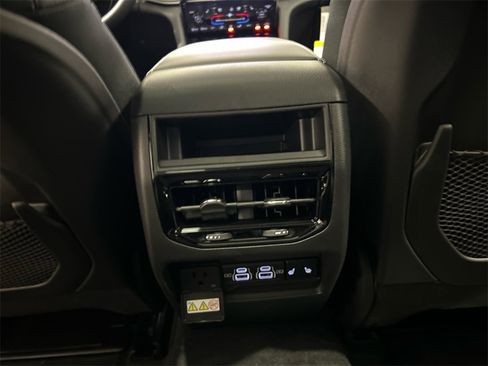 New 2025 Jeep Grand Cherokee Limited w/ Luxury Tech Group II image 29