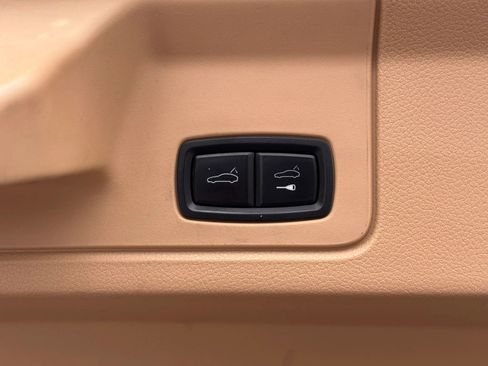 Used 2015 Porsche Panamera image 20