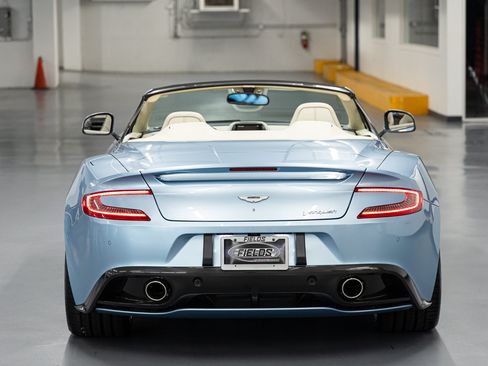 Used 2016 Aston Martin Vanquish Volante RWD image 5