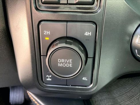 Used 2024 Ford F250 Platinum AWD/4WD image 32