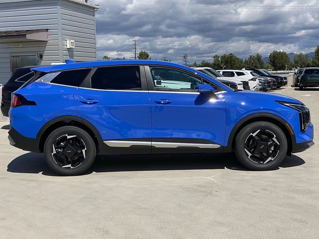 New 2026 Kia Sportage EX FWD image 2