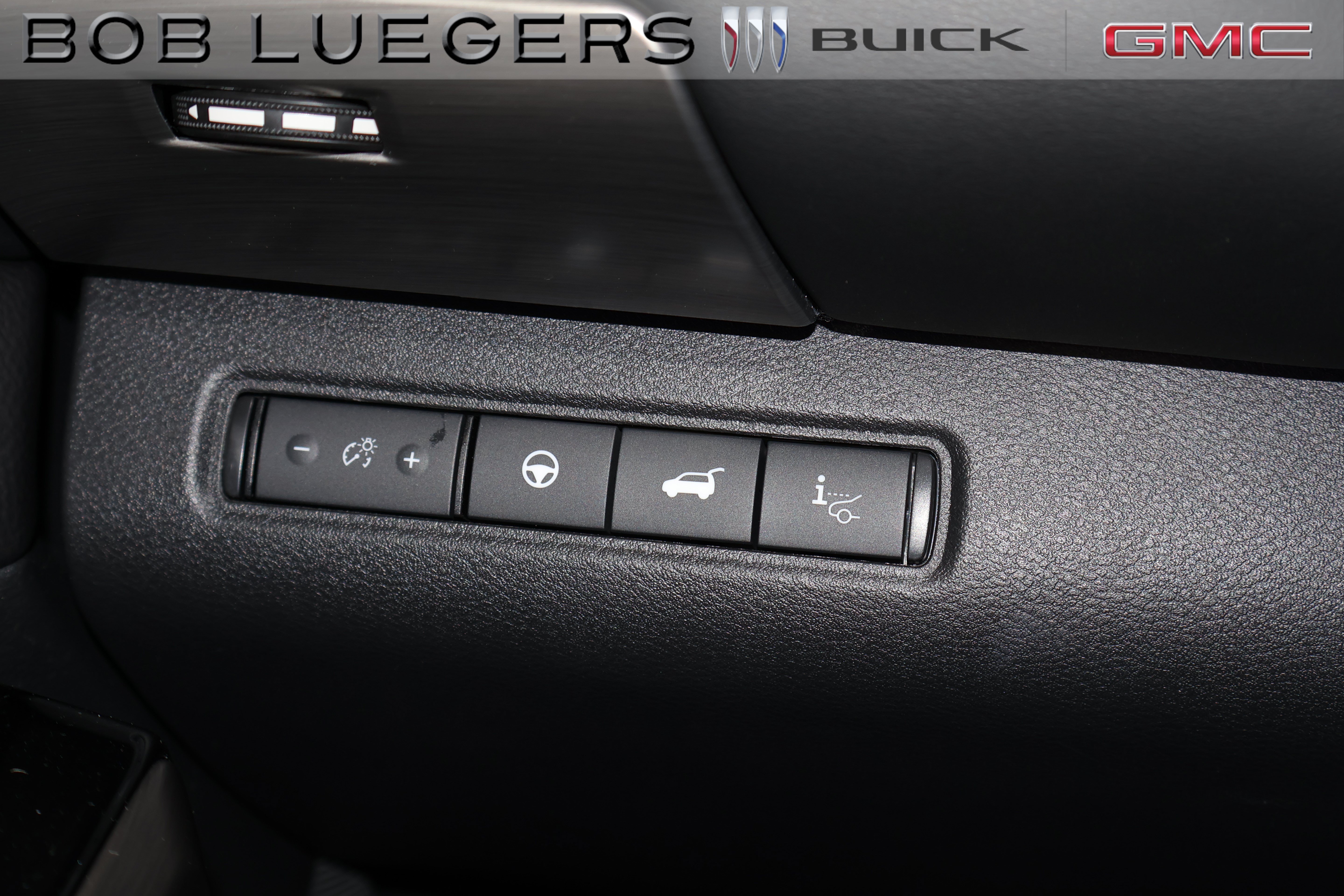 Used 2025 Nissan Pathfinder Platinum FWD image 29