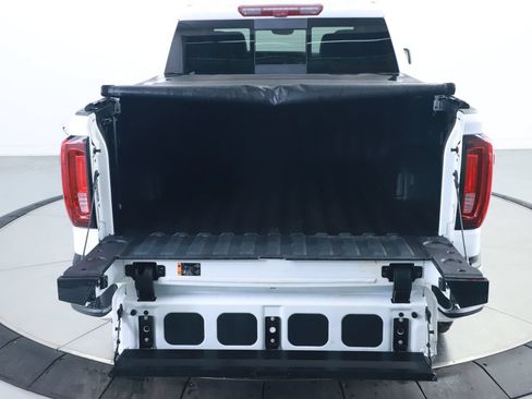Used 2024 GMC Sierra 1500 AT4 w/ Technology Package AWD/4WD image 14