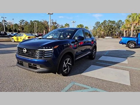 Used 2025 Nissan Kicks SV image 22