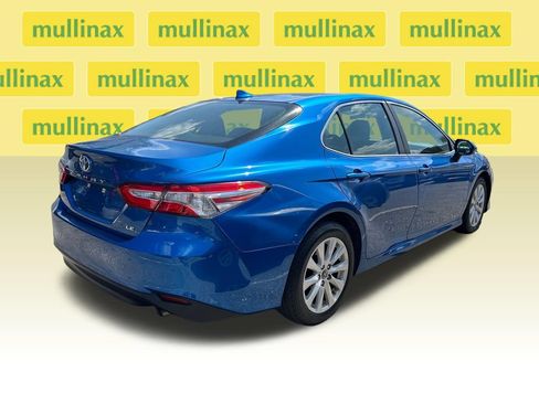 Used 2019 Toyota Camry LE FWD image 7