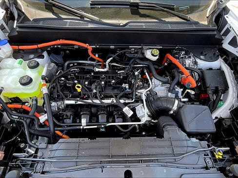 New 2025 Ford Maverick XLT image 15