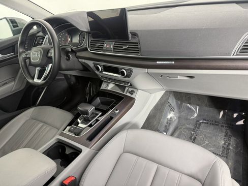 Used 2023 Audi Q5 2.0T Premium w/ Convenience Package AWD/4WD image 11