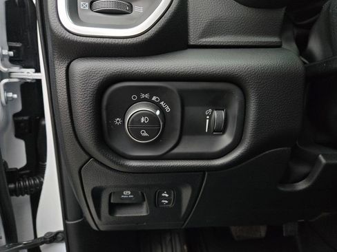 New 2026 RAM 1500 4x4 Crew Cab image 11