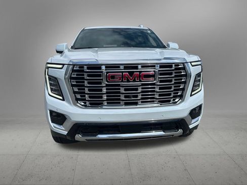 New 2026 GMC Yukon XL Denali w/ Denali Reserve Package AWD/4WD image 8