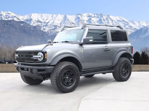 Used 2023 Ford Bronco Wildtrak image 2