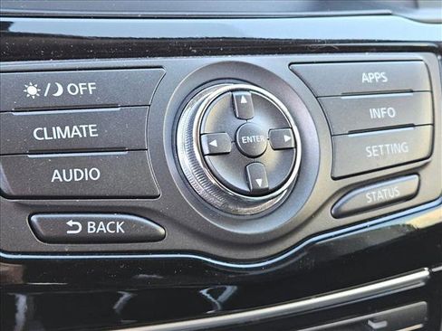 Used 2018 Nissan Pathfinder S image 9