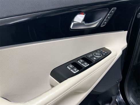 Used 2018 Kia Sorento SX image 22