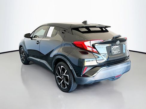 Used 2019 Toyota C-HR Limited FWD image 5