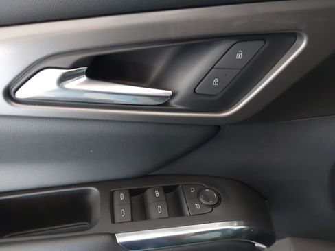 Used 2024 Chevrolet Traverse LT FWD image 26