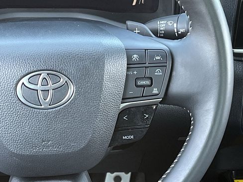 Used 2025 Toyota Camry SE FWD image 14