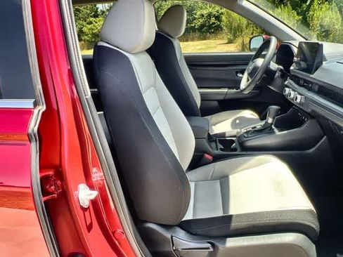 Used 2026 Honda CR-V EX image 12