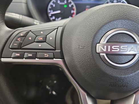 Used 2025 Nissan Sentra SV FWD image 13