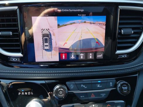 New 2026 Chrysler Pacifica Select AWD/4WD image 43