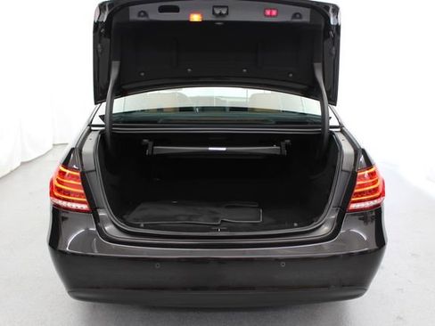 Used 2014 Mercedes-Benz E 350 4MATIC Sedan image 9