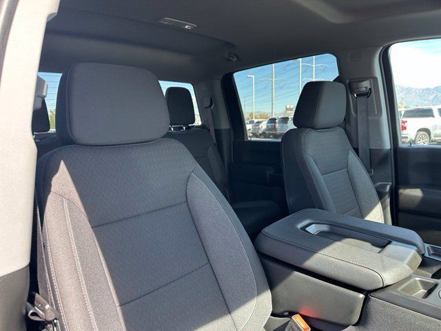 Used 2024 Chevrolet Silverado 2500 Custom w/ Custom Value Package AWD/4WD image 31