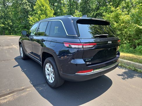 Used 2024 Jeep Grand Cherokee Limited image 6