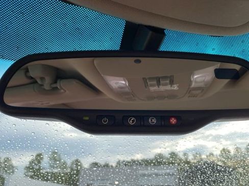 Used 2011 Cadillac DTS Luxury image 27