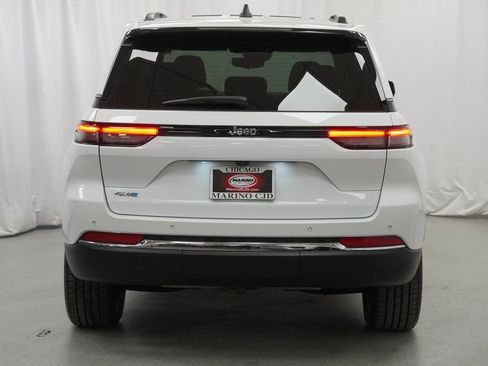 Used 2022 Jeep Grand Cherokee Limited 4xe image 12