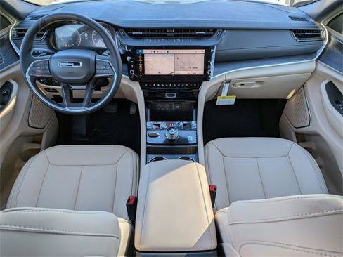 New 2026 Jeep Grand Cherokee Limited image 14