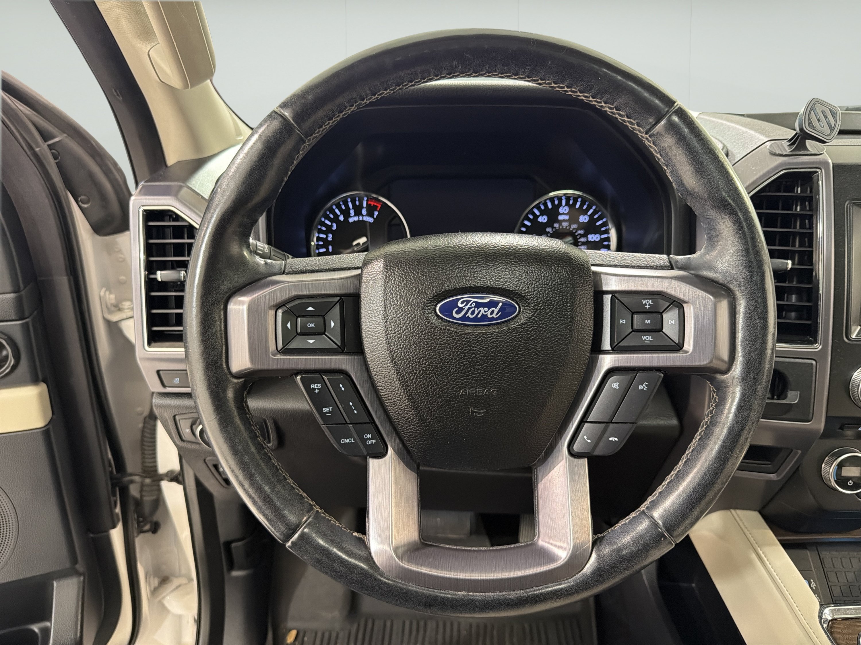 Used 2018 Ford Expedition Platinum RWD image 17