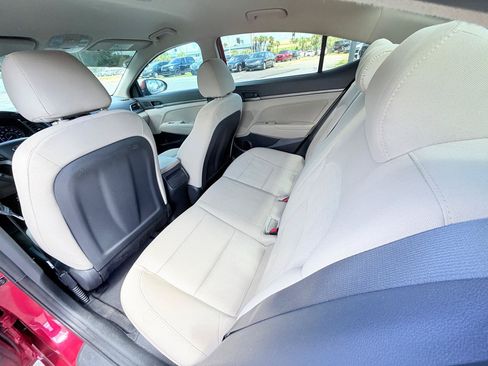 Used 2017 Hyundai Elantra SE FWD image 10