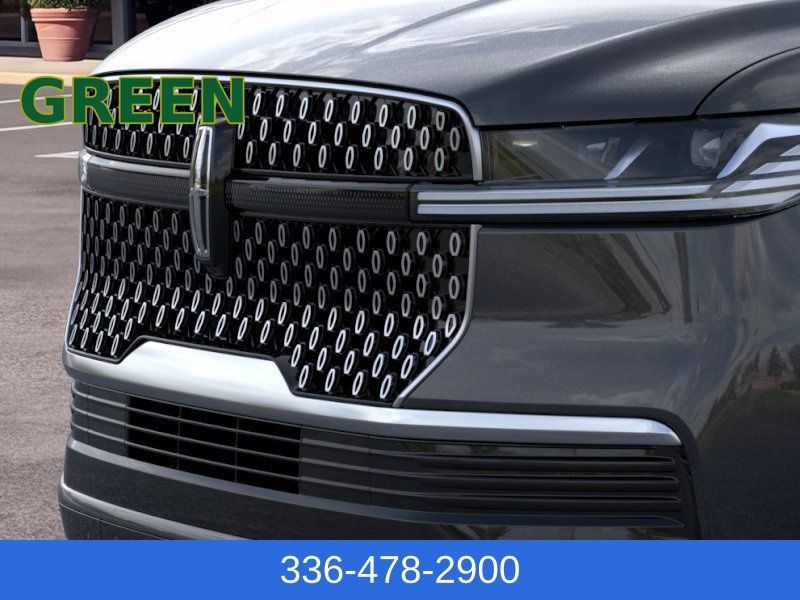 Used 2026 Lincoln Navigator L Reserve AWD/4WD image 17