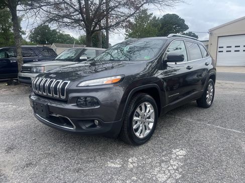 Used 2015 Jeep Cherokee Limited image 2