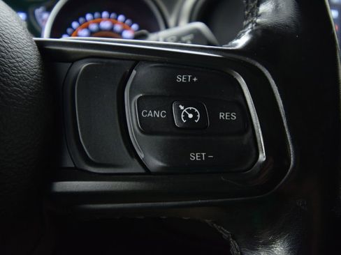 Used 2022 Jeep Wrangler Sport image 32