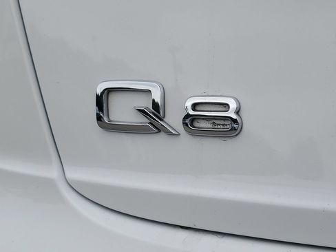 Used 2022 Audi Q8 Premium Plus AWD/4WD image 6