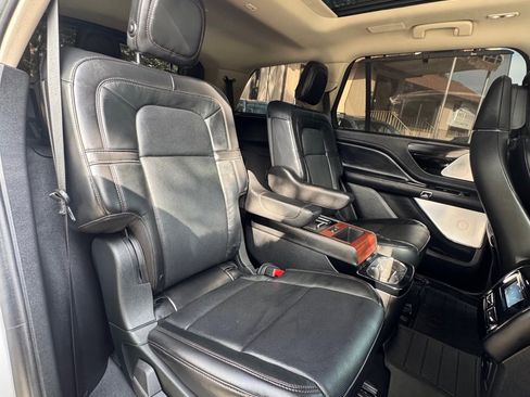 Used 2020 Lincoln Aviator Reserve w/ Equipment Group 202A image 15