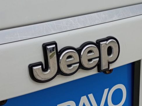 Used 2014 Jeep Compass Latitude FWD image 10