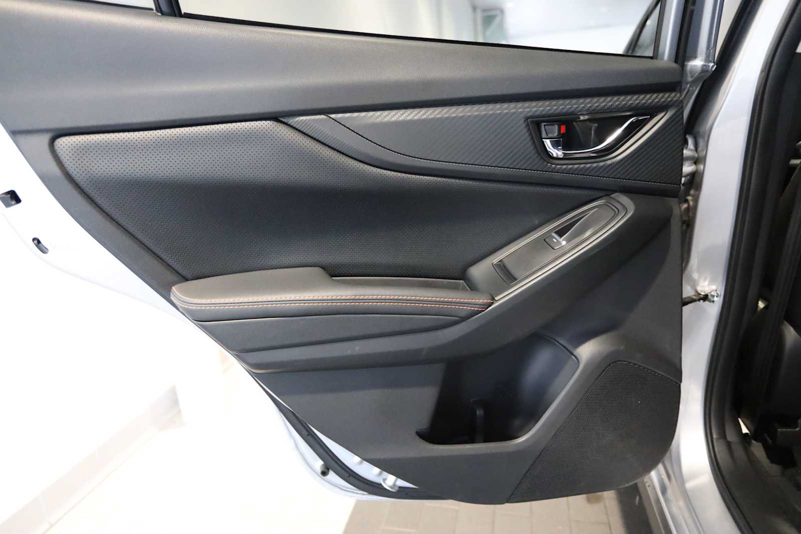 Used 2019 Subaru Crosstrek 2.0i Limited w/ Moonroof Package w/Navigation AWD/4WD image 17