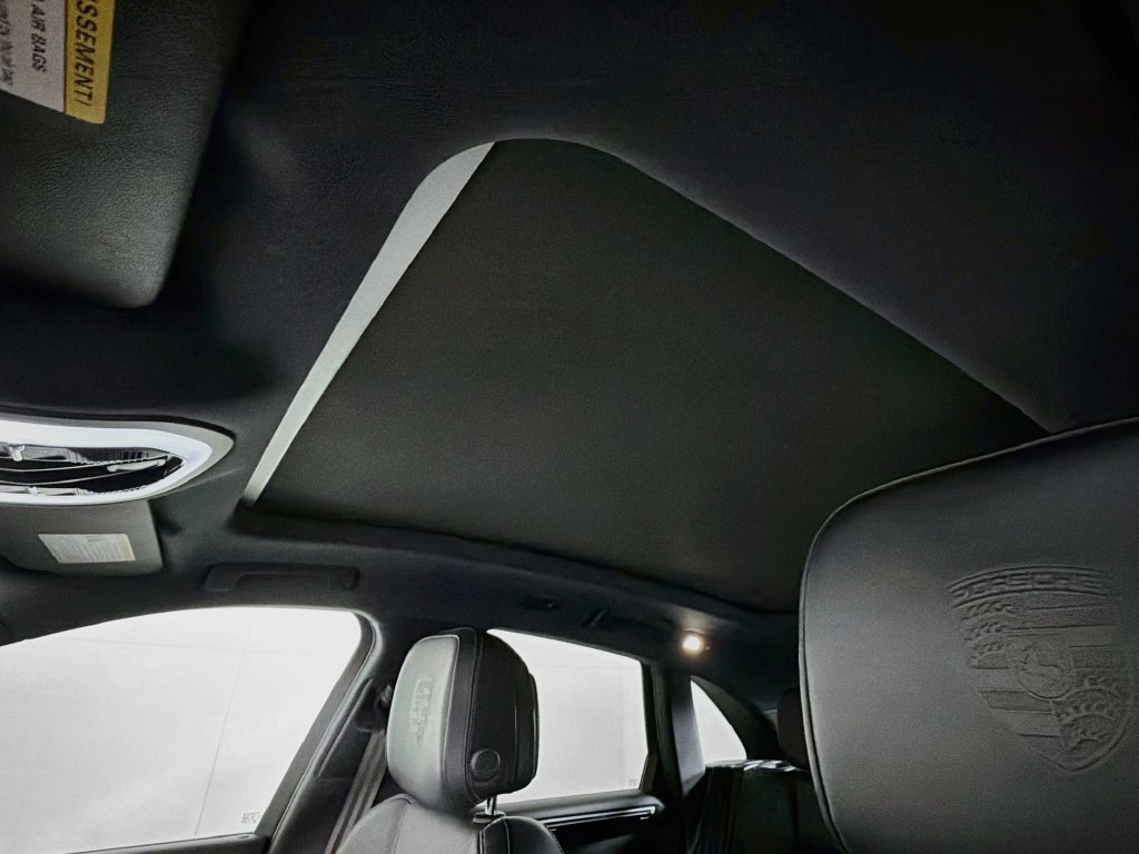 Certified 2023 Porsche Macan AWD/4WD image 14
