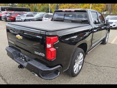 Used 2024 Chevrolet Silverado 1500 High Country w/ High Country Premium Package image 4
