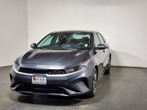 Used 2023 Kia Forte LXS image 4