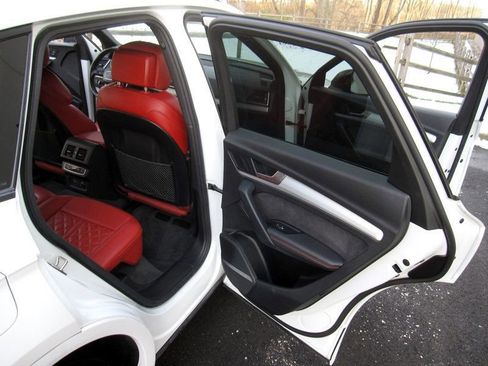 Used 2021 Audi SQ5 Premium Plus w/ Premium Plus Package image 27