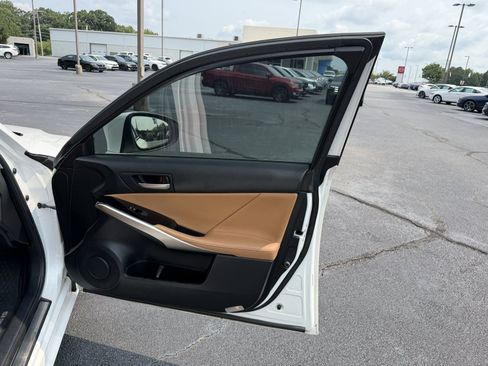 Used 2017 Lexus IS 300 AWD image 15