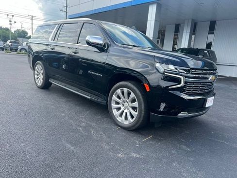 Used 2024 Chevrolet Suburban Premier AWD/4WD image 4