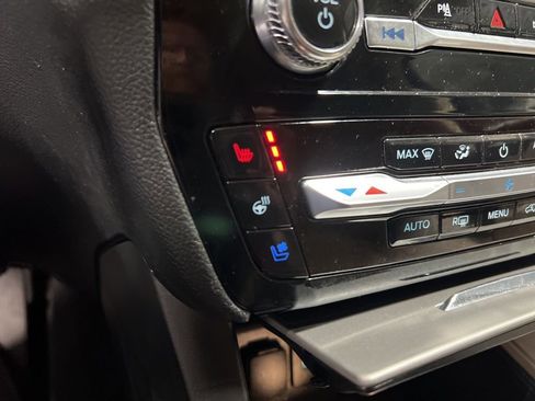 Used 2023 Ford Explorer Limited image 34