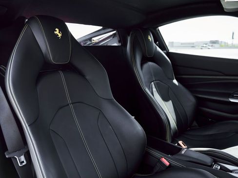 Used 2021 Ferrari F8 Tributo image 47