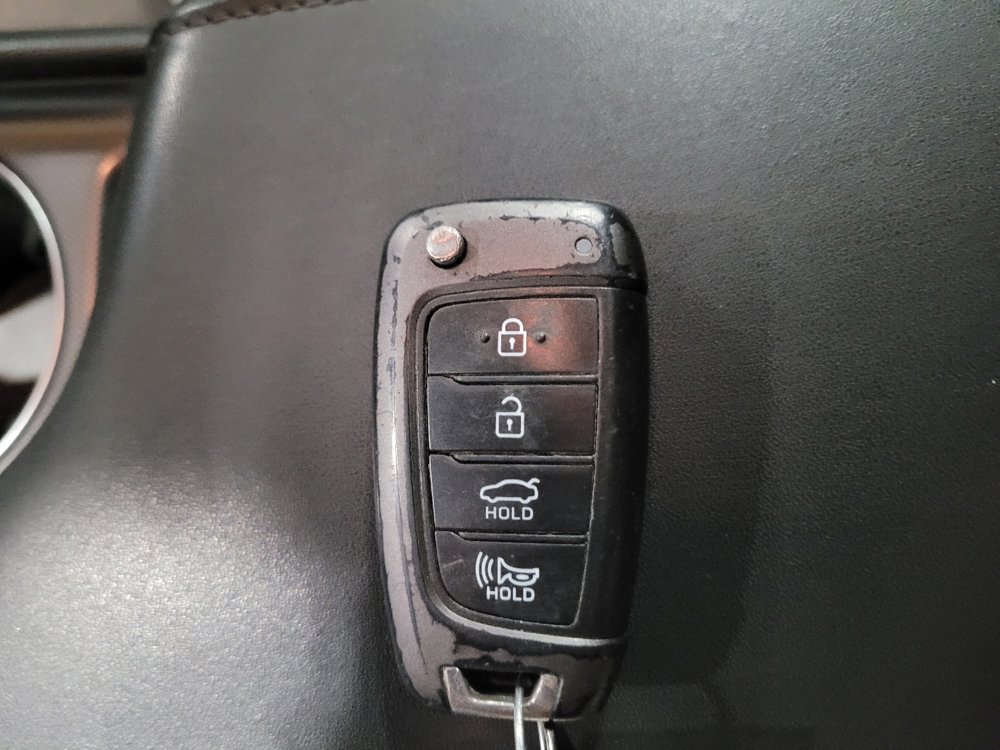 Used 2020 Hyundai Sonata SE w/ Cargo Package FWD image 32