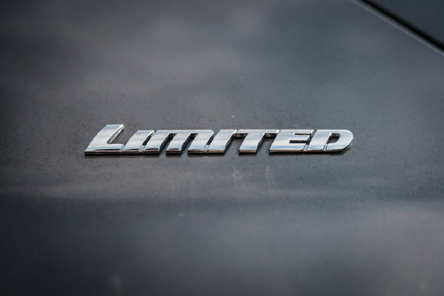 Used 2018 Toyota 4Runner Limited AWD/4WD image 24