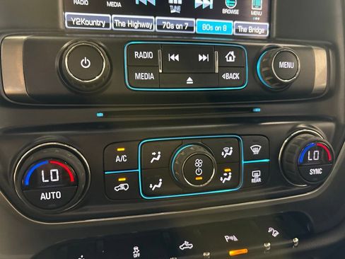 Used 2017 Chevrolet Silverado 1500 LT w/ Midnight Edition AWD/4WD image 21